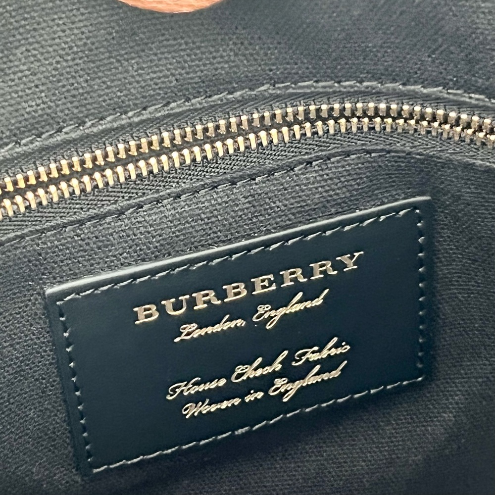 Burberry House Check Derby Leather Tote Bag in Tan - Picture 10 of 12